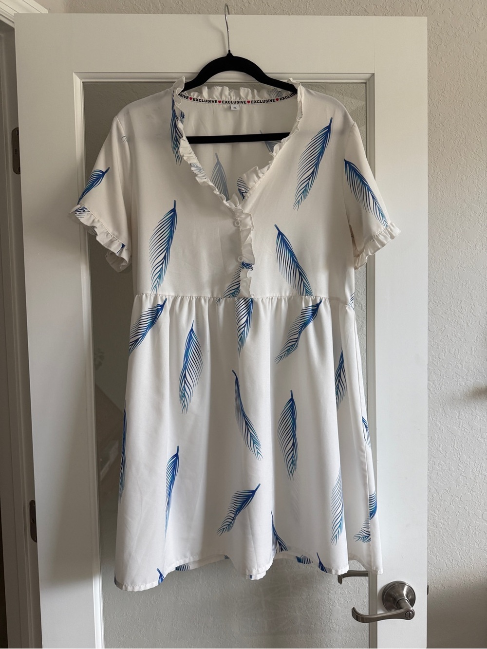 Exclusive Blue White Feather Print Ruffle Summer Dress